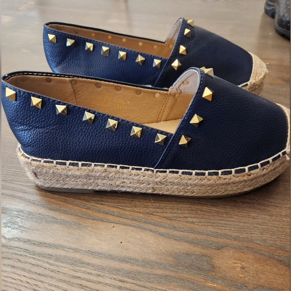 Shoes - Picture 3 of 3